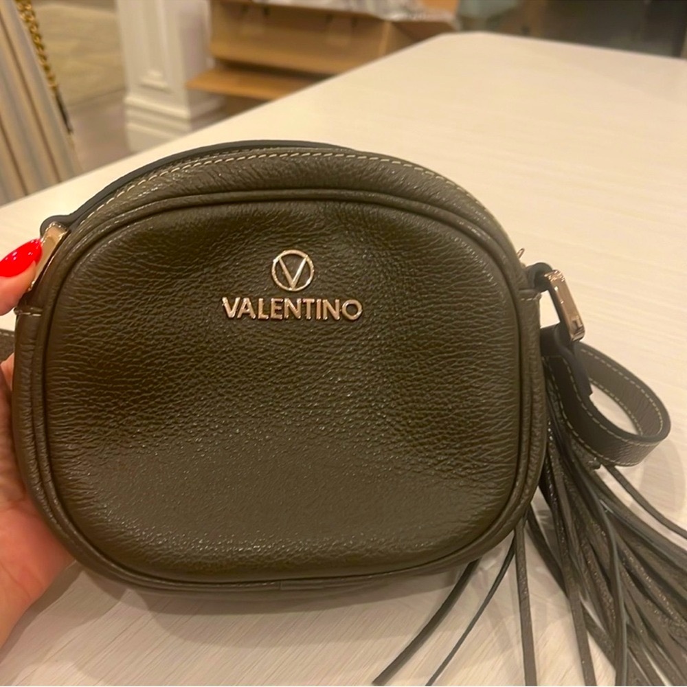 🍀Valentino by Mario 🍀 Valentino Dollaro Eve green camera style crossbody